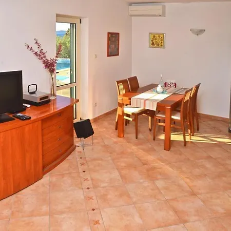 Via With Appartments Lemon,olive,lavender *