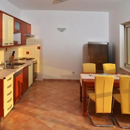 Apartment Via With Appartments Lemon,olive,lavender *